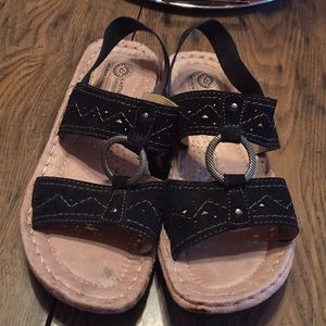 Size 8 leather gel cushion sandals